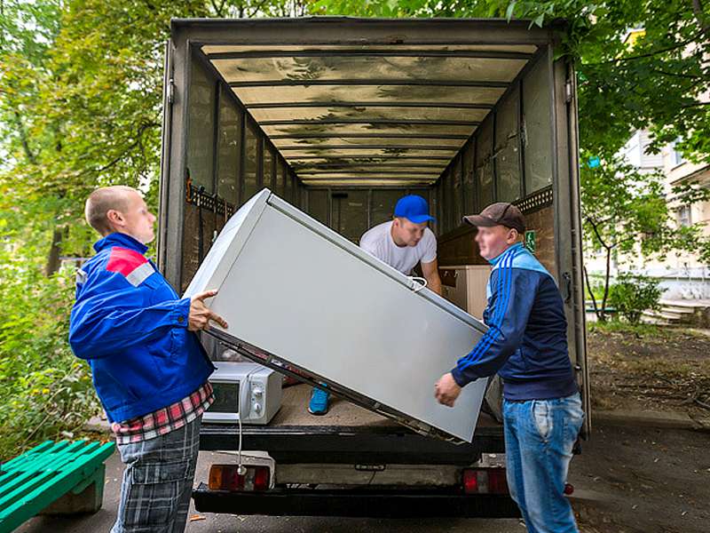 Заказать грузовой автомобиль для квартирного переезда из Волжского в Благовещенск