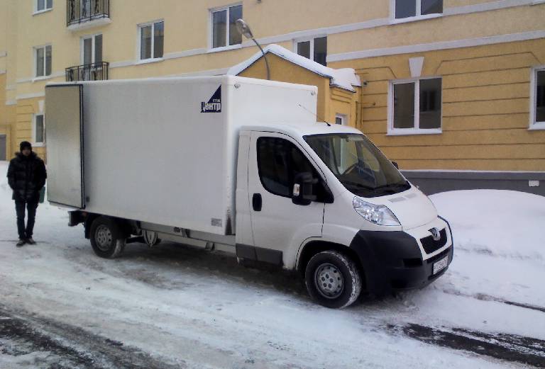 Заказать газель перевезти  домашние вещи из Санкт-Петербург в Москва
